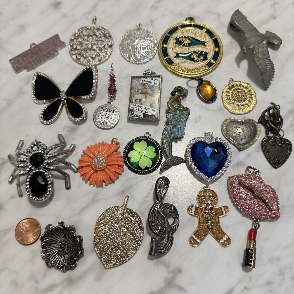 22 pc Large Bling Fun Mix Charms Pendant Craft Jewelry Making Lot Vtg - Now